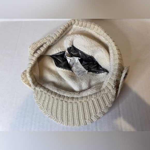 Columbia Women’s Gray Cable Knit Button Ski Brim Hat Crochet Cap Beanie Winter‎ - Picture 4 of 7